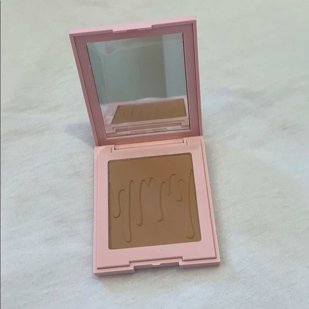 Kylie cosmetics bronzer